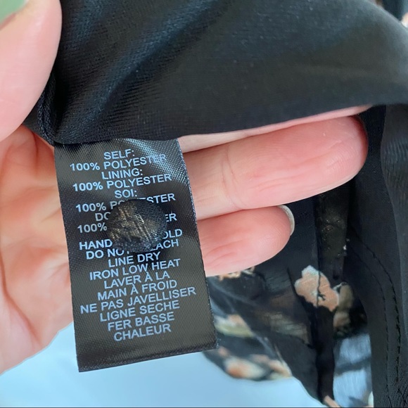 🆕Lulu’s Floral Print Wrap Dress - Picture 8 of 9